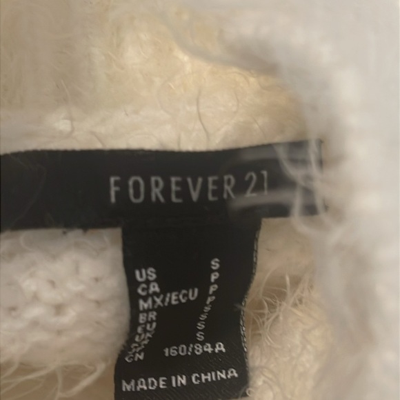 Forever 21 Fluffy White Sweater Oversized Size Small - Picture 3 of 5